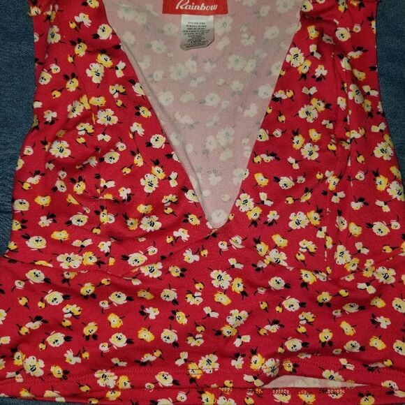 crop top  - Picture 4 of 16